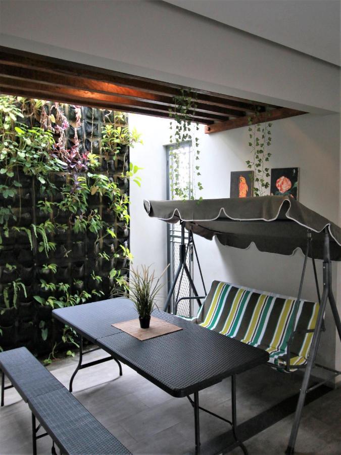 Bale Resident Hostel Jakarta Exterior photo