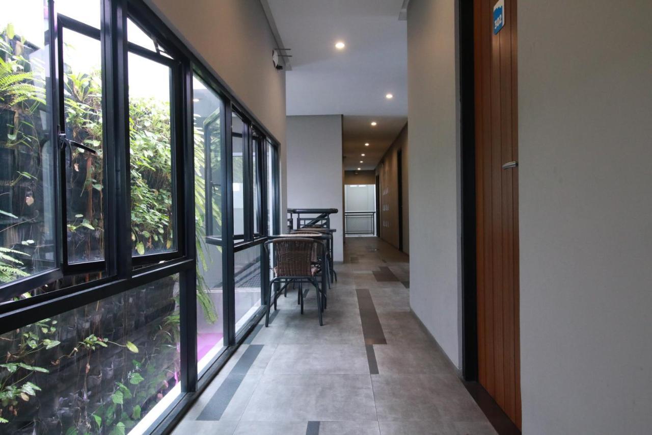 Bale Resident Hostel Jakarta Exterior photo
