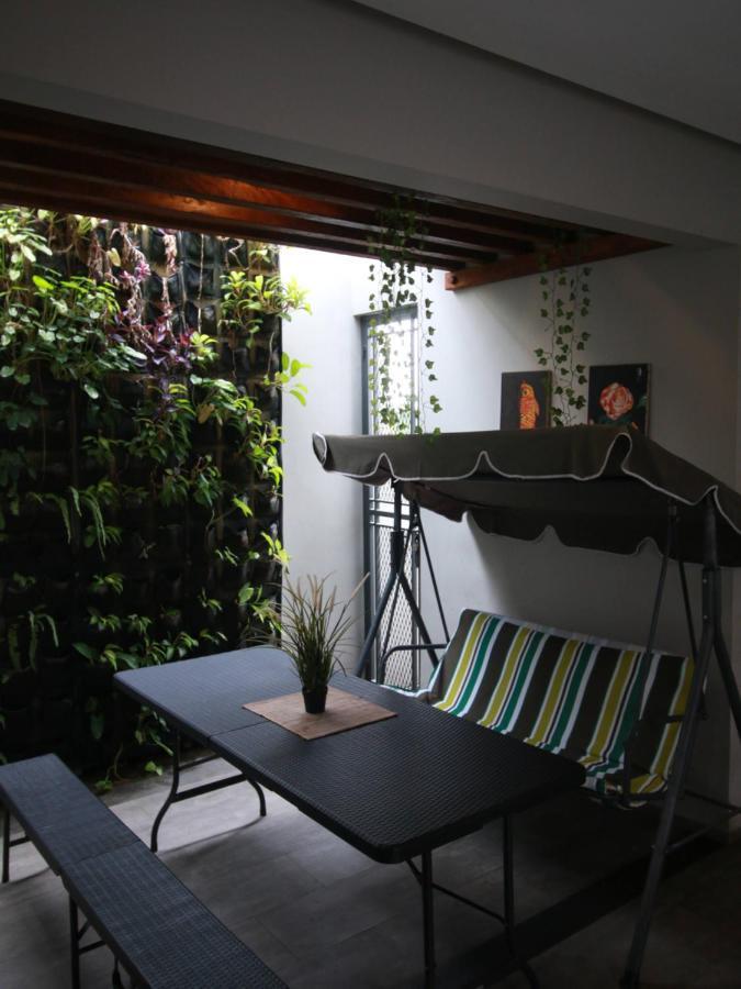 Bale Resident Hostel Jakarta Exterior photo